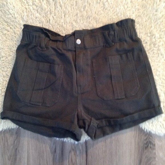 NWOT YMI High Rise Cargo Shorts "M", Olive green, Girlhoodcore, Trending, Folkie - Picture 1 of 5